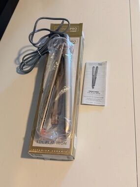 Conair InfinitiPro 1-inch Flat Iron – Silver